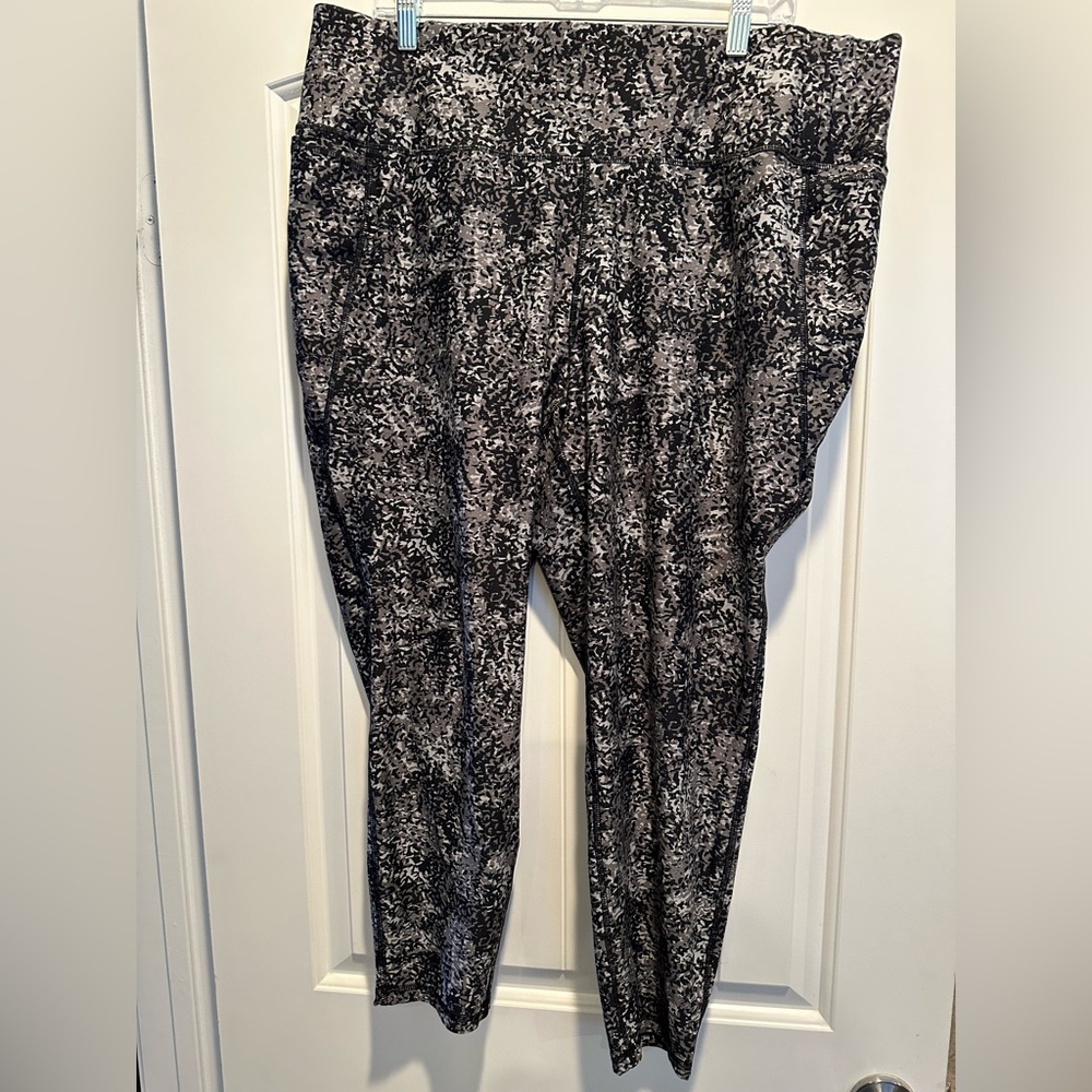 Lane Bryant Livi ankle length legging 22/24